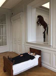 Maurizio Cattelan - Zaaloverzicht