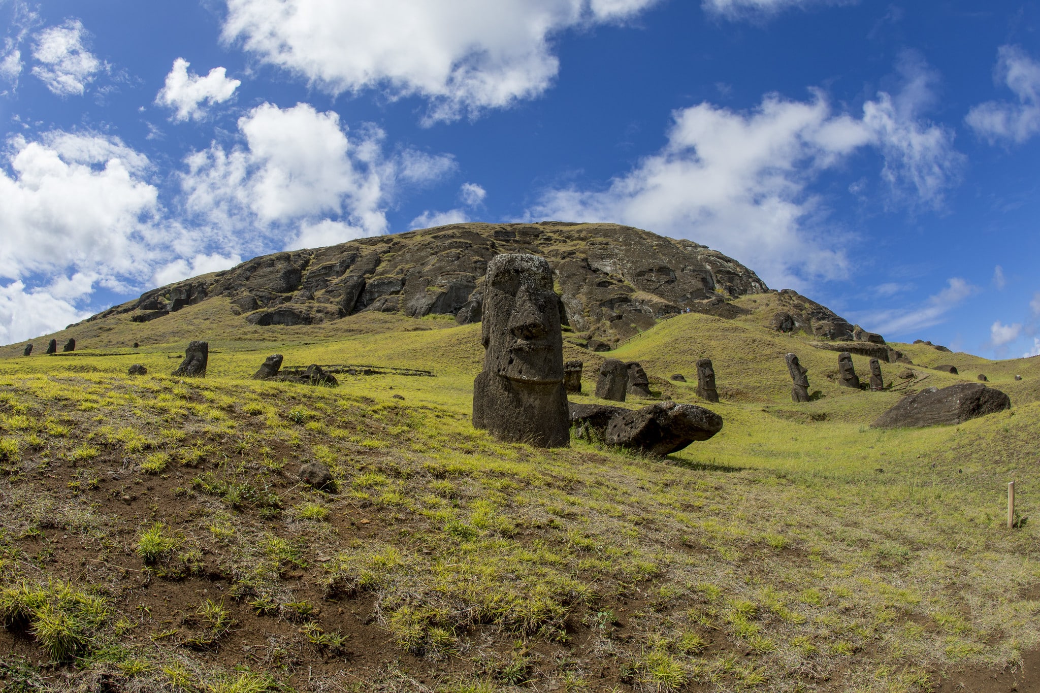 Waarom staan er mysterieuze beelden op Paaseiland? - KunstVensters
