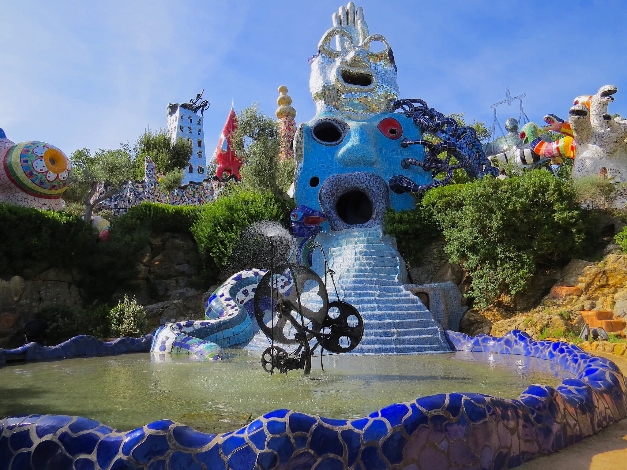 Ontdek de magische tarottuin van Niki de Saint Phalle